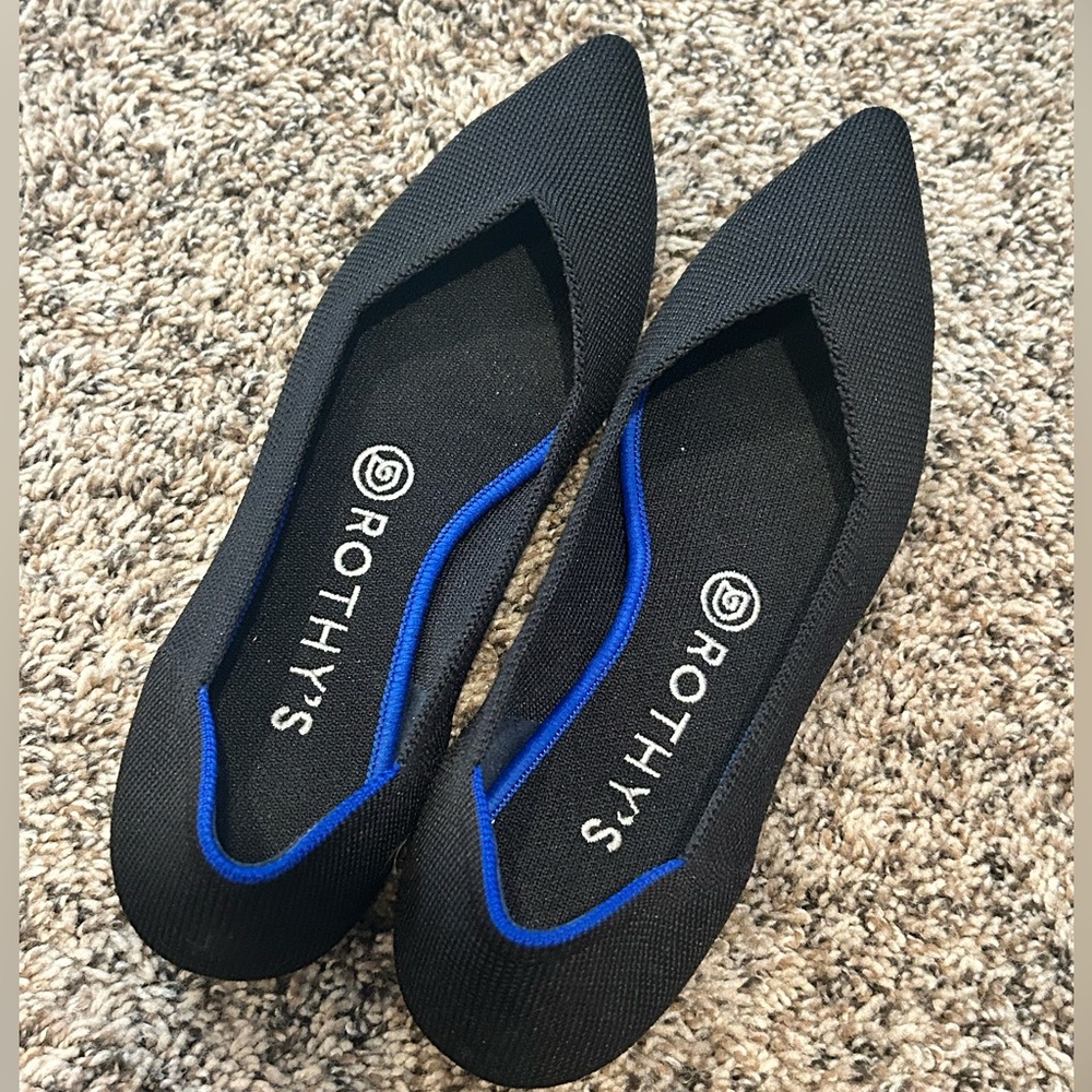 Rothy’s Black pointed toe Flats Size 8, like new
